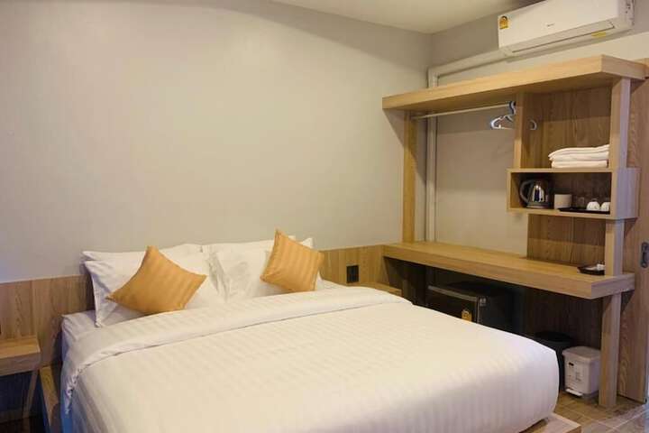 Room 6 of 43