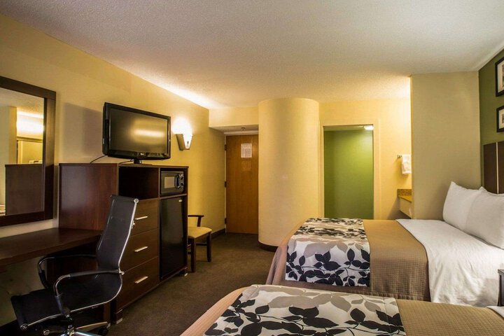 2 Double Beds (4 of 10)