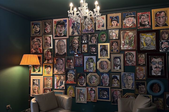 Lounge 16 of 16