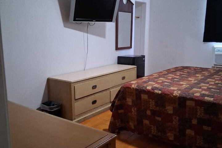 Room 22 of 34