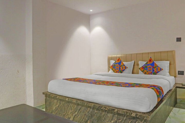 Room 12 of 22