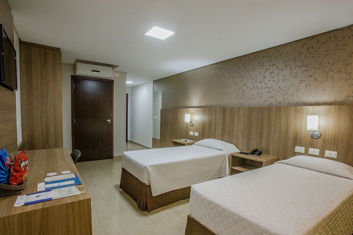 Room 10 of 67