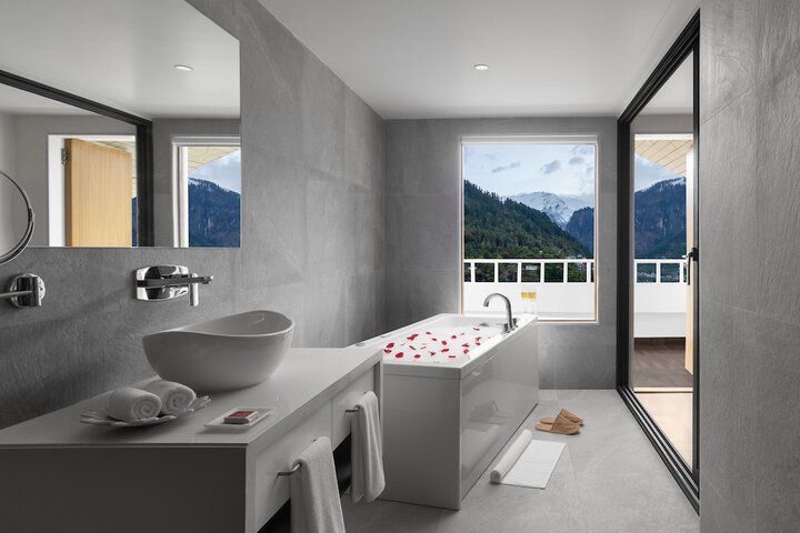 Room 20 of 34