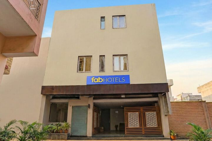 Fabhotel Shri Vishwanath