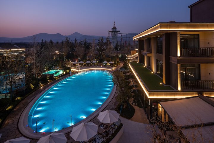Pool 19 of 27