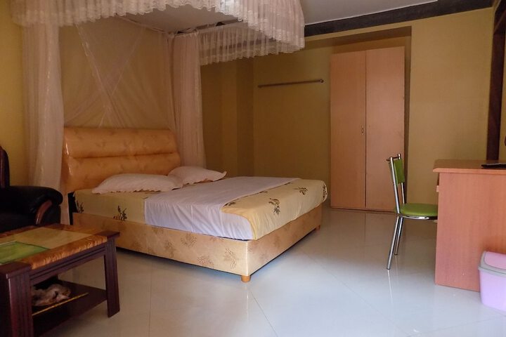 Room 9 of 43