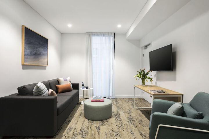 Room 6 of 31