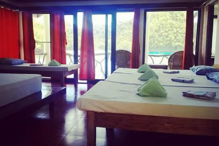 Room 3 of 32