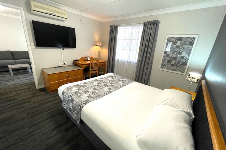 Room 37 of 85
