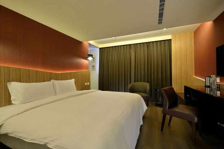 Room 16 of 43
