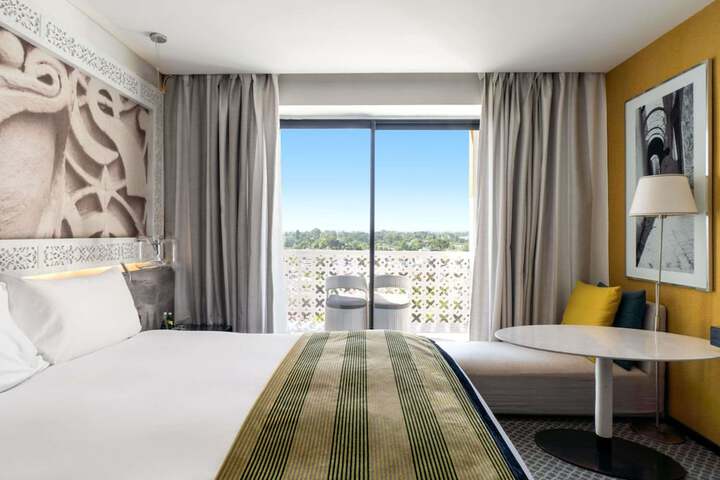 Room 21 of 153