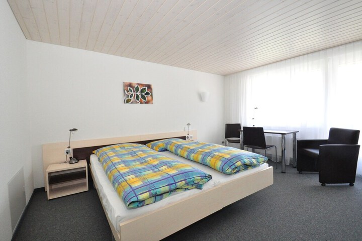Room 30 of 96