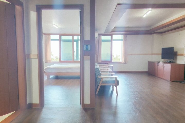 Room 17 of 45