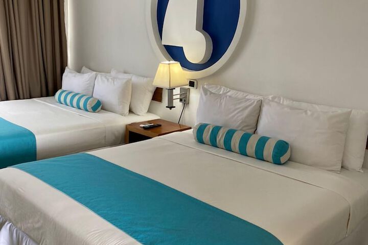 Room 10 of 77