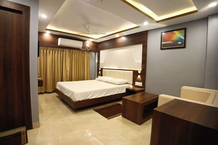 Room 8 of 24