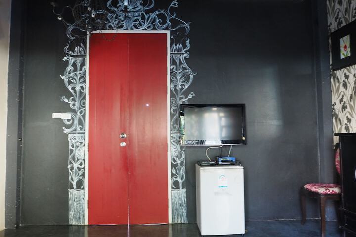 Room 42 of 93