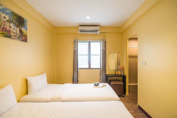 Room 16 of 44