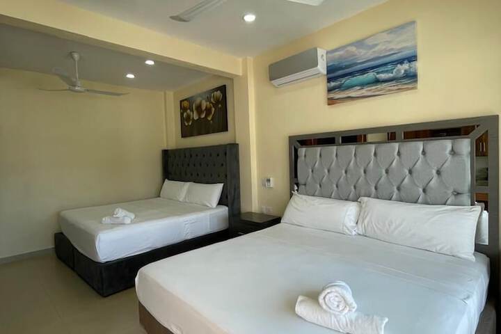 Room 17 of 27