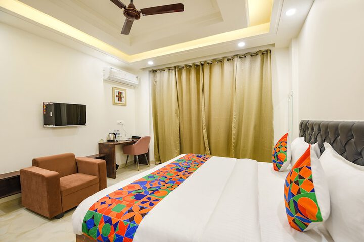 Room 20 of 28