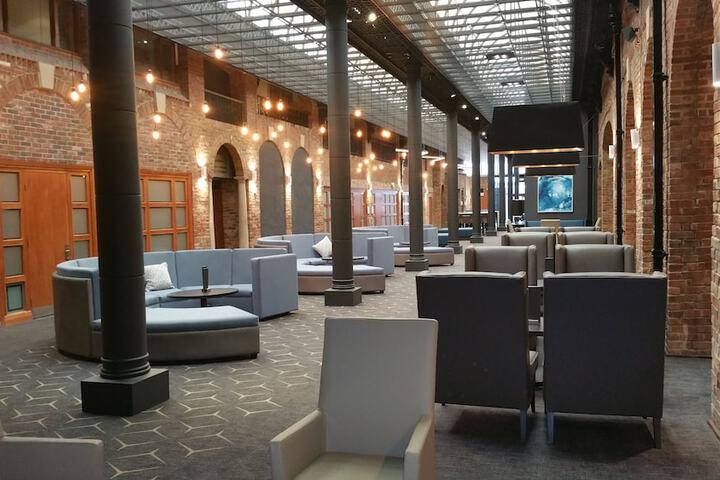 Lounge 64 of 103