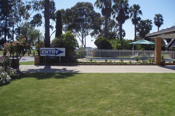 Property Grounds 23 of 61
