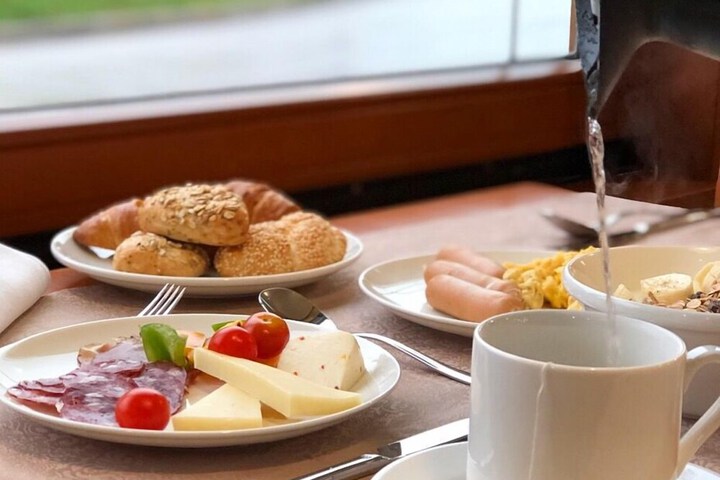 Breakfast/Coffee Service 37 of 39