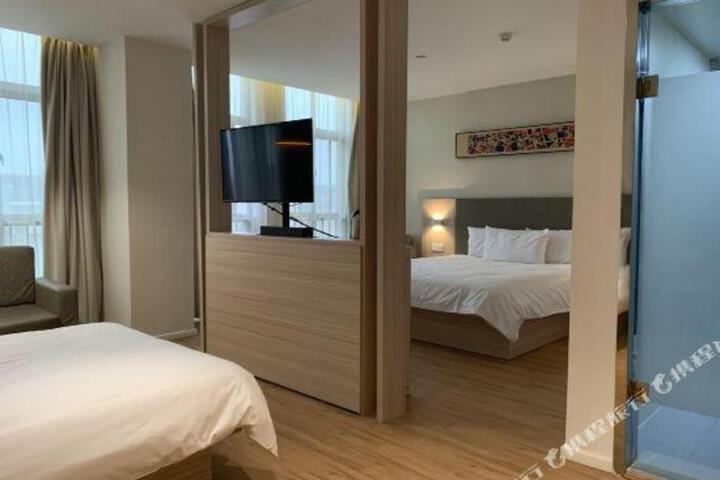 Hanting Hotel (Ankang Jiangbei Gaoxin District )