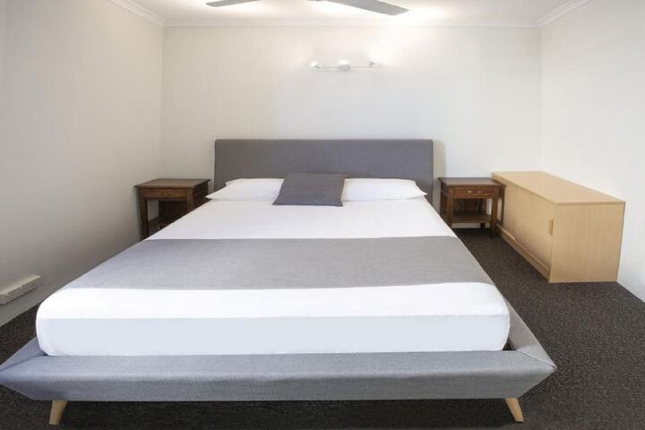 Room 11 of 37