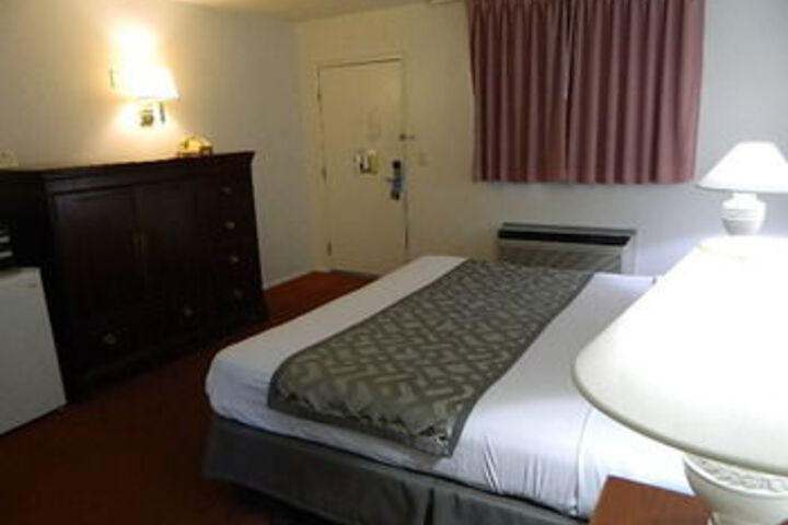 Room 32 of 57
