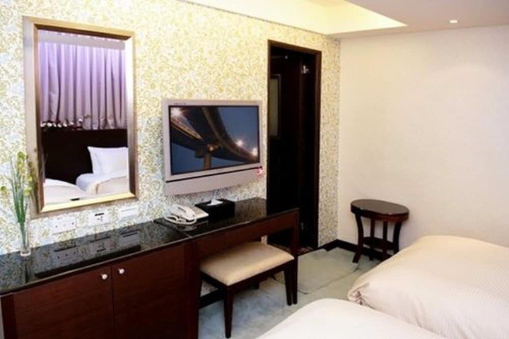 Room 17 of 52