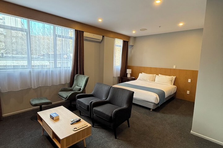 Room 3 of 19