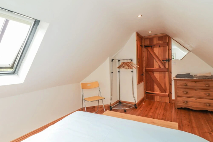 Room 7 of 15