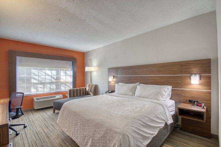 Room 12 of 81