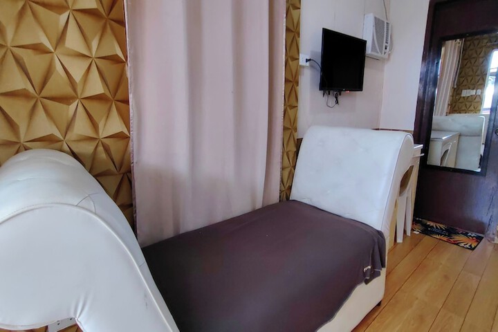 Room 12 of 60
