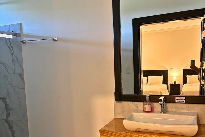 Room 10 of 26