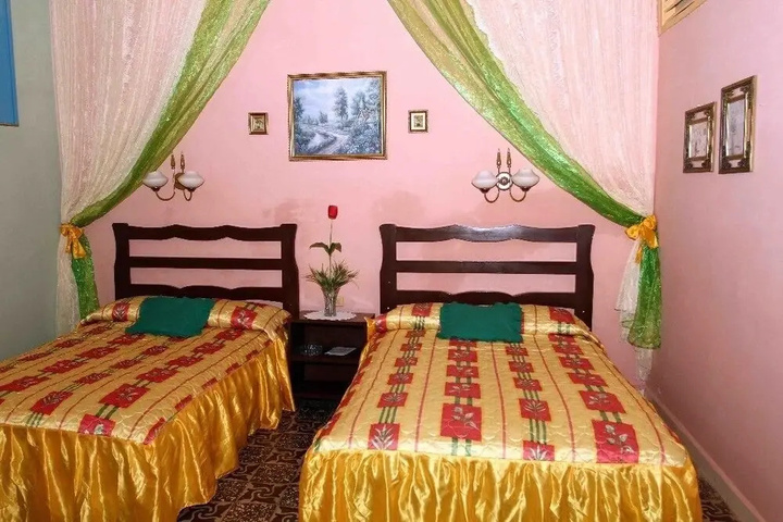 Room 5 of 12
