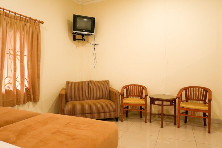 Room 4 of 97