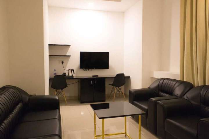 Room 5 of 38