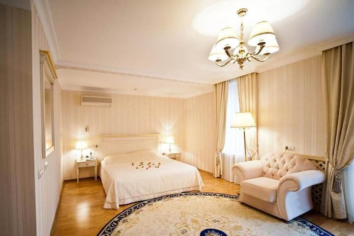 Room 33 of 54