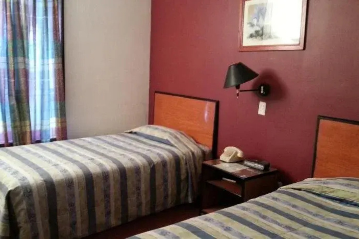 Room 7 of 13