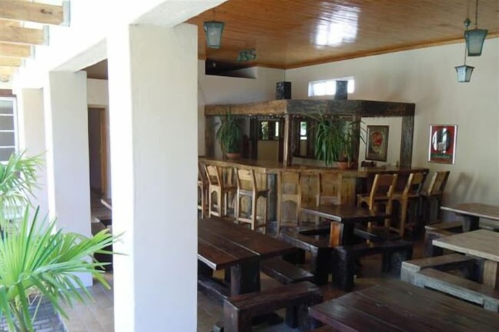 Lounge 14 of 20