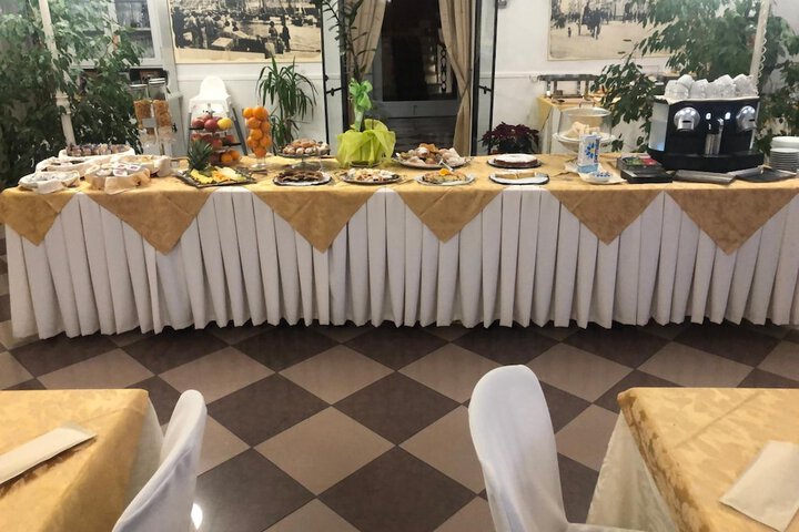 Dining 50 of 63