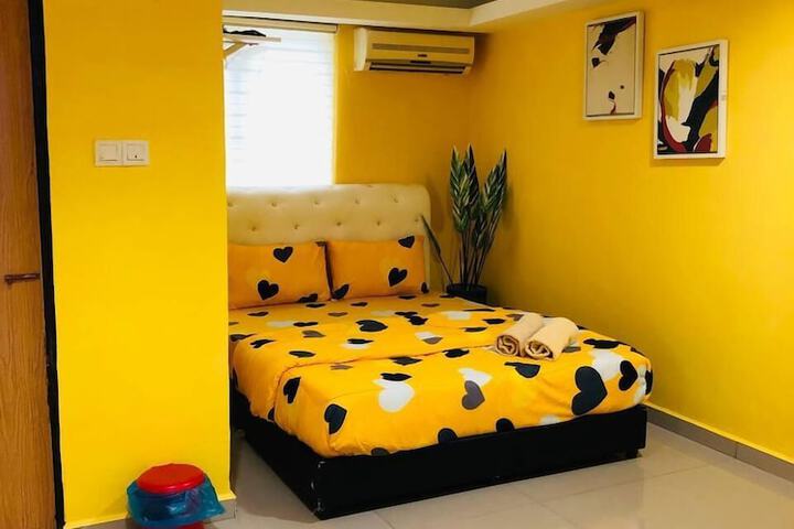Room 10 of 13