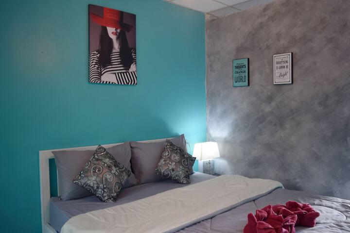 Room 10 of 36