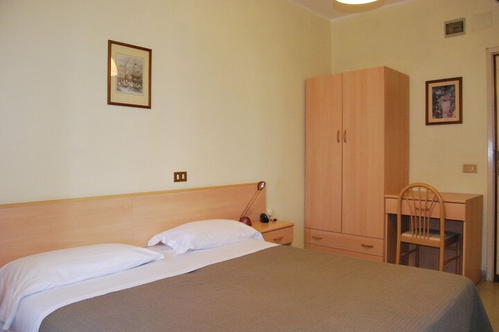 Room 7 of 30