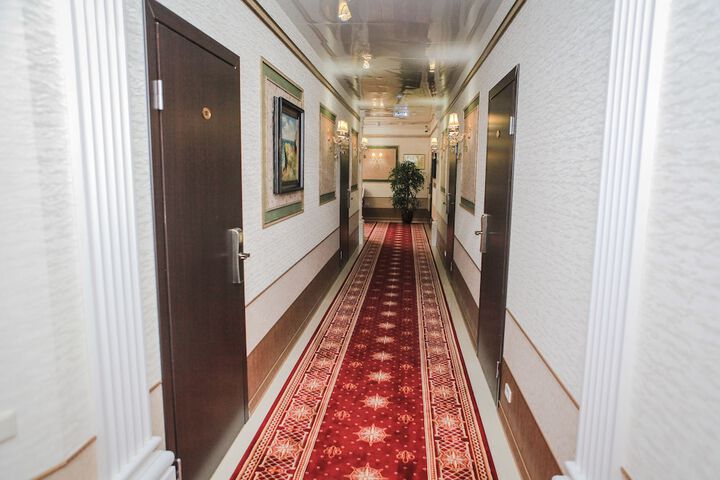 Ballroom/Hall 51 of 63