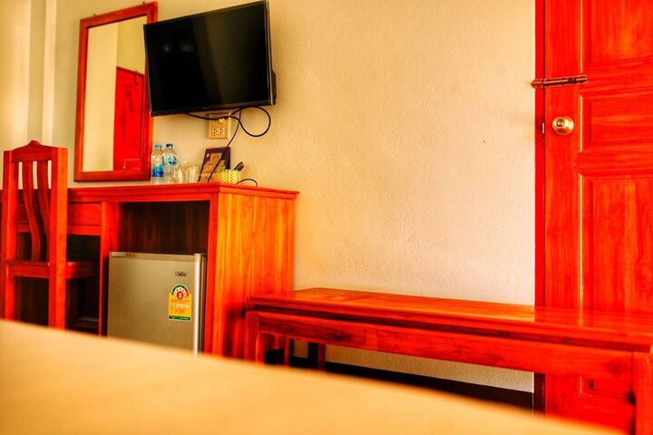 Room 8 of 34