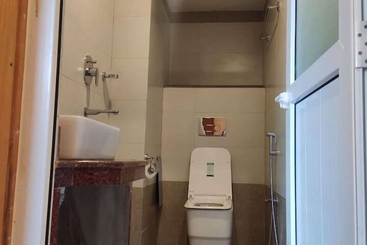 Room 12 of 12
