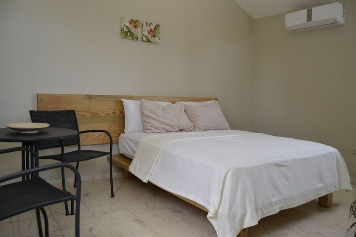 Room 4 of 48