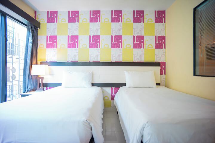 Room 11 of 27